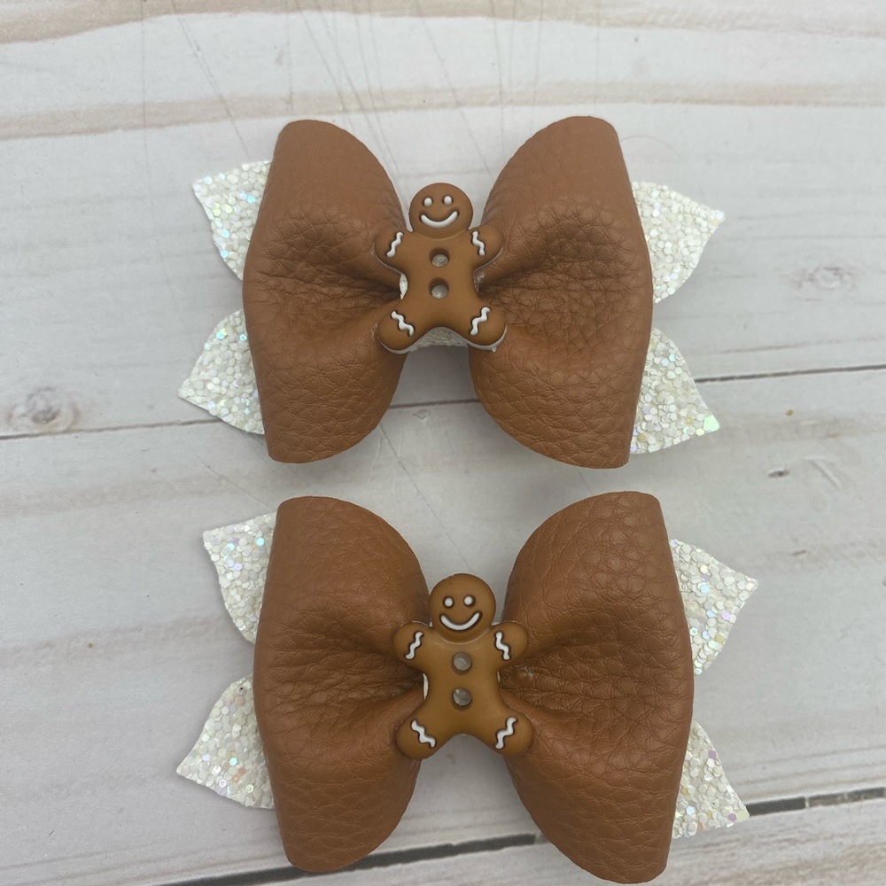 Set of Gingerbread Bows